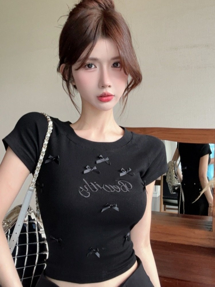 T-shirt estiva da donna a mani - T Shirt Tight Fit recensione e prezzo